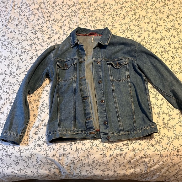 Oversized Lightly Distressed Free People Jean Jacket - Picture 3 of 4